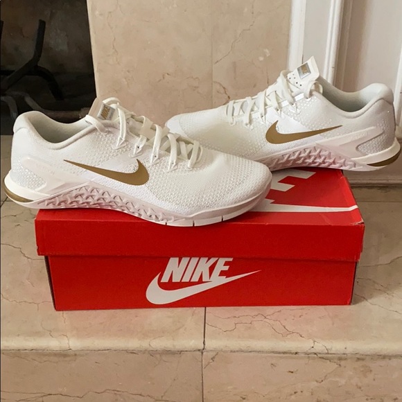Nike Shoes - Women’s Nike shoes Metcon 4champ $140 NewwBox
